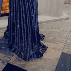 Beautiful sparkly dress mermaid fit elgant look